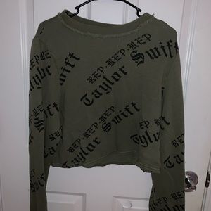 Taylor Swift green Reputation sweater